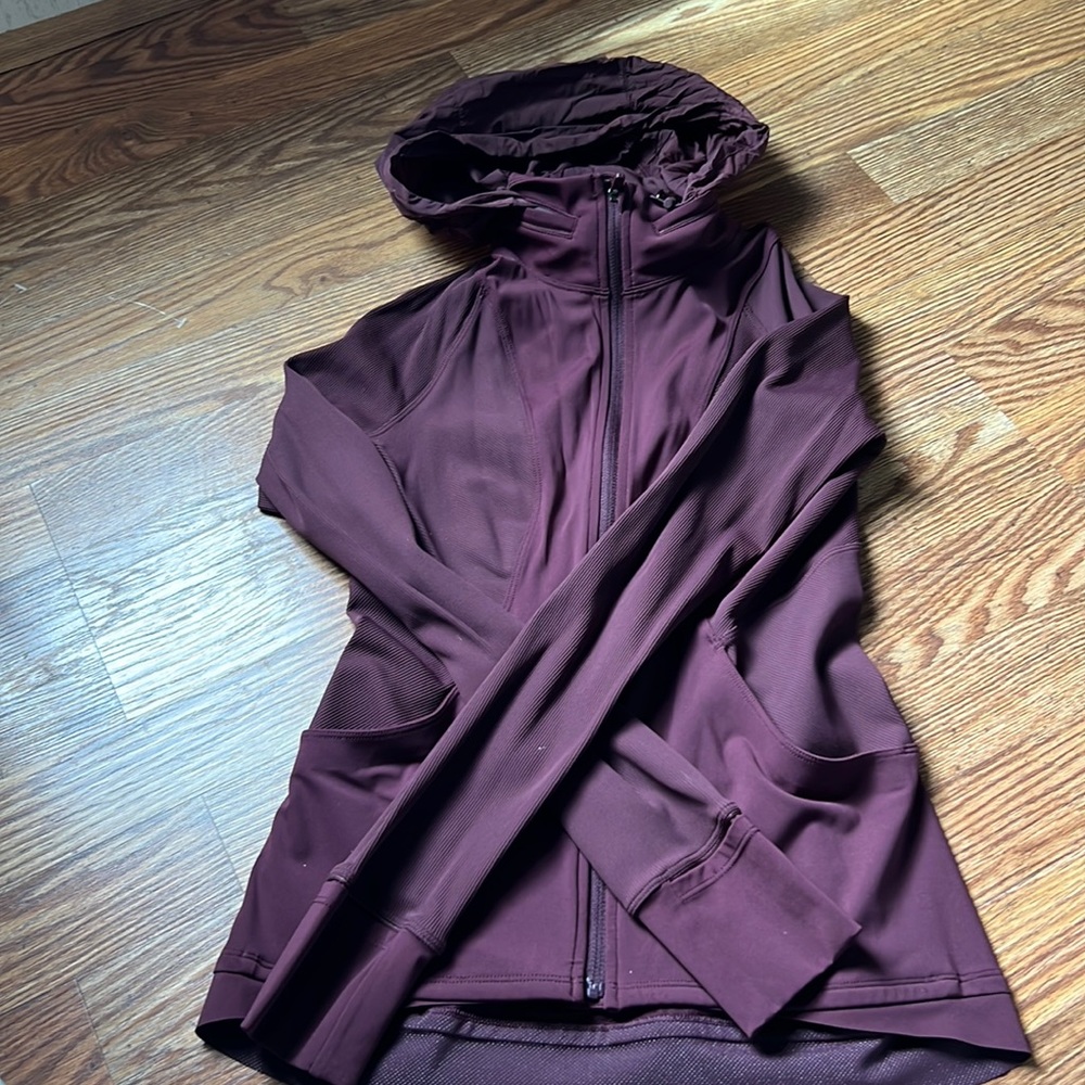 Lululemon jacket size 4